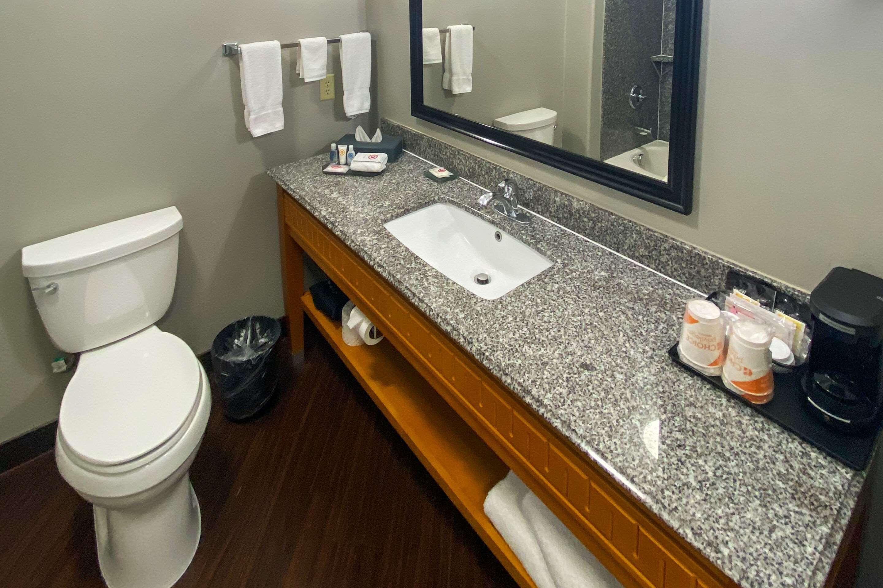Comfort Inn & Suites Cleveland Exterior foto