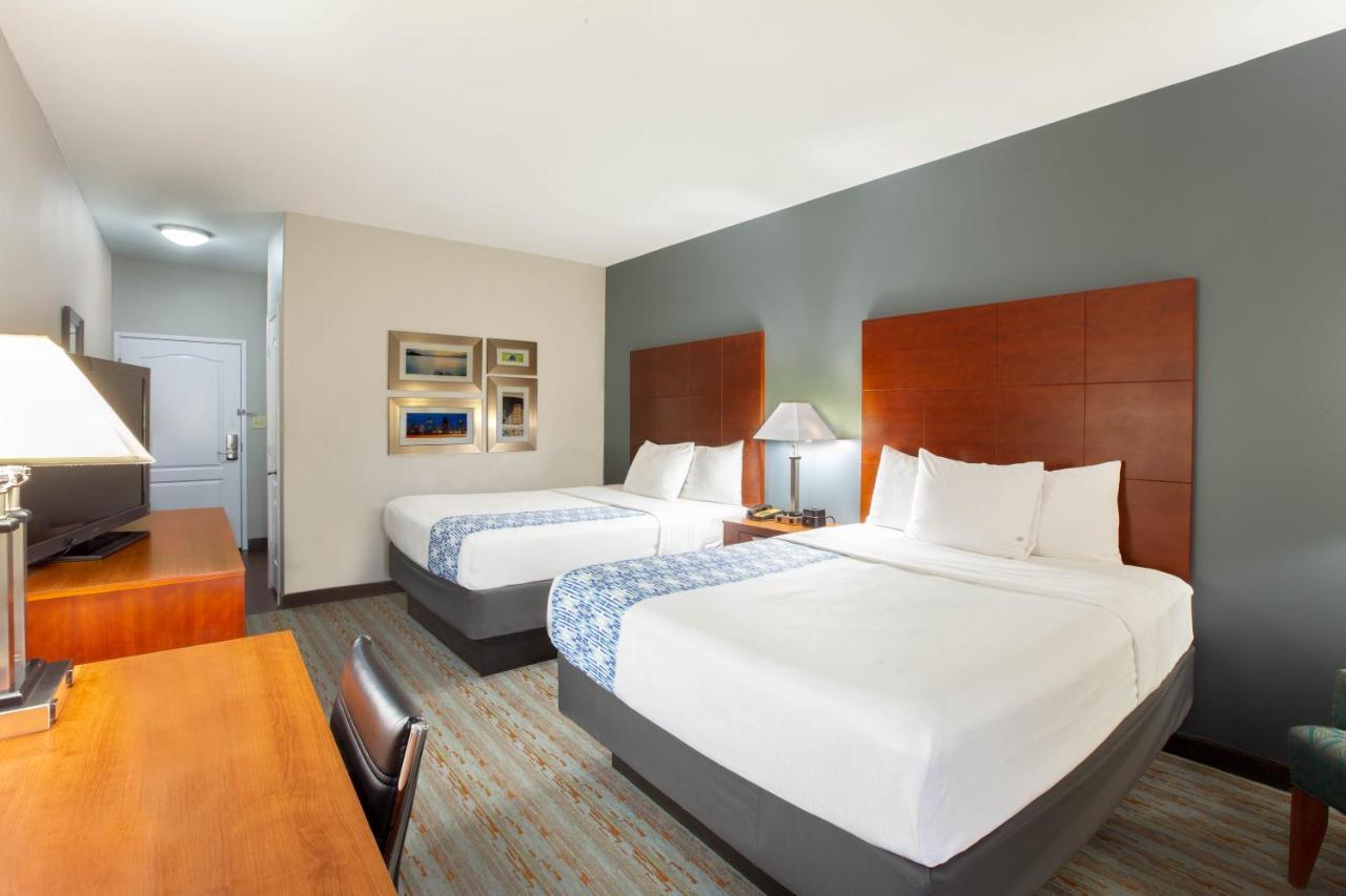 Comfort Inn & Suites Cleveland Exterior foto
